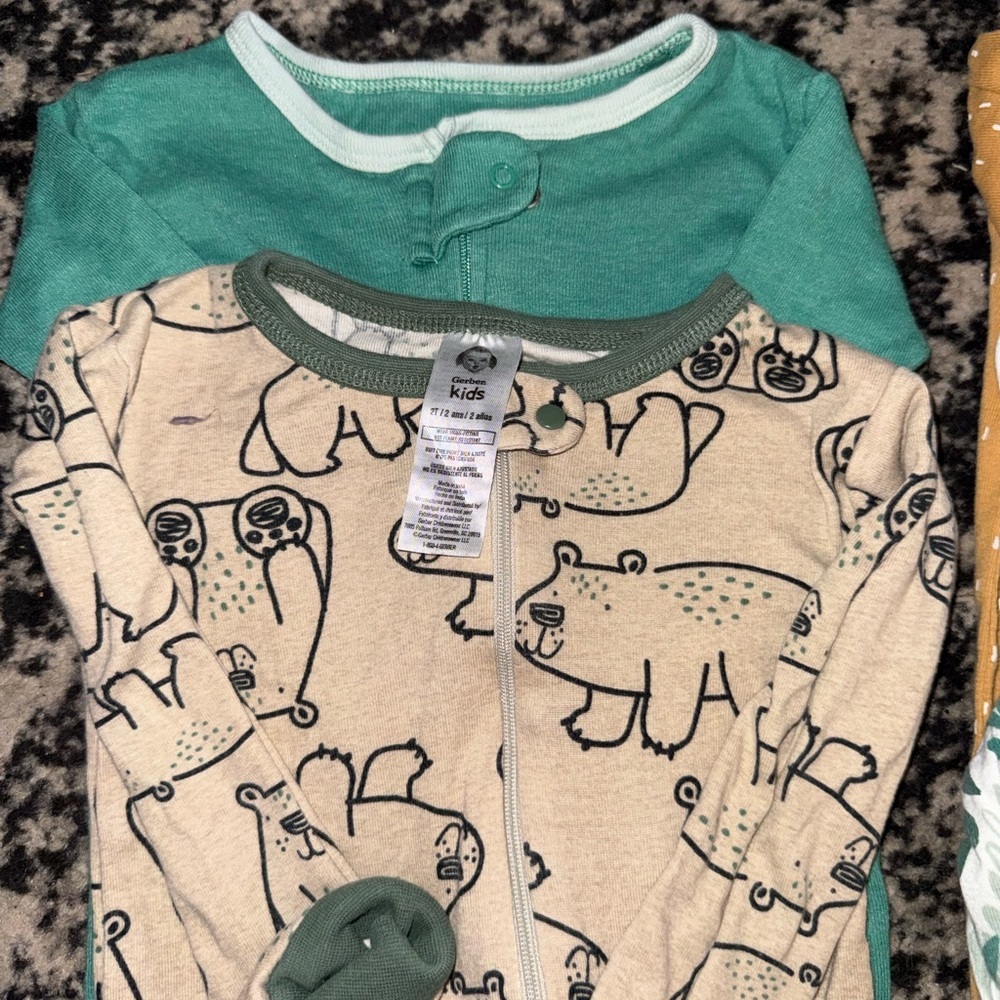 Assorted Baby Sleepers size 24m and 2t - Picture 5 of 6